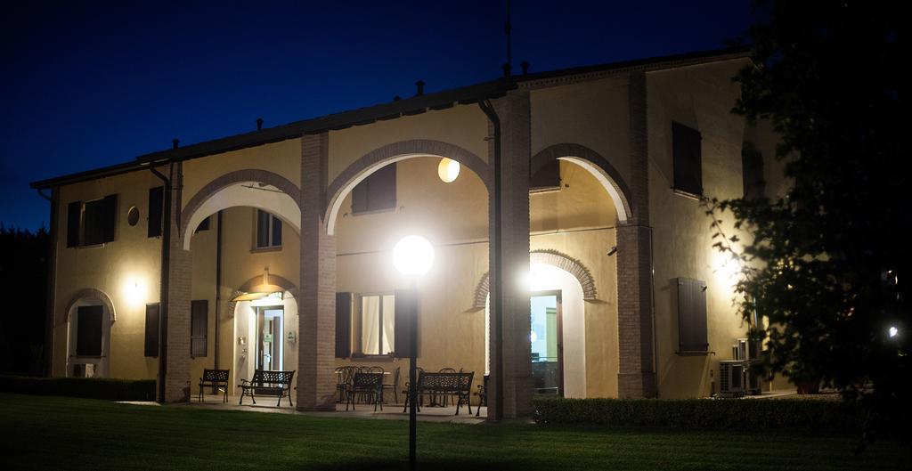 Agriturismo Il Mondo Guest House Парма Екстериор снимка