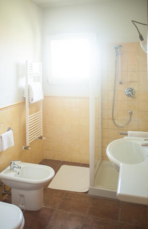 Agriturismo Il Mondo Guest House Парма Стая снимка