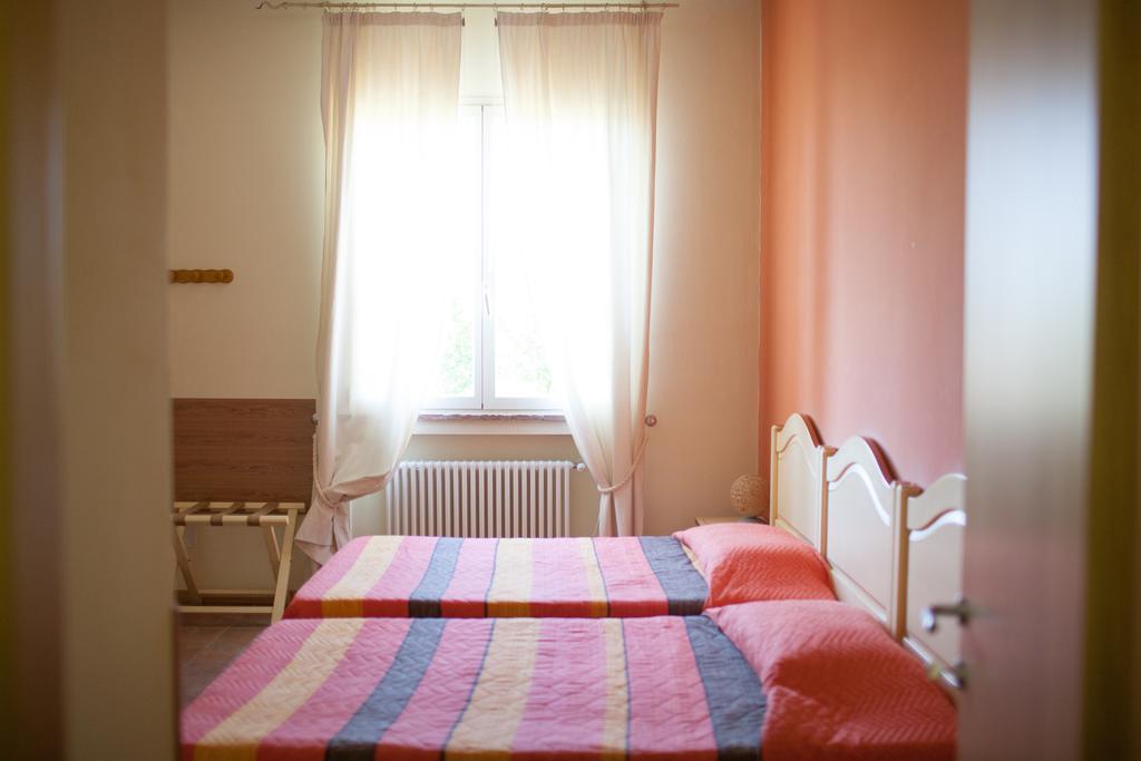 Agriturismo Il Mondo Guest House Парма Стая снимка