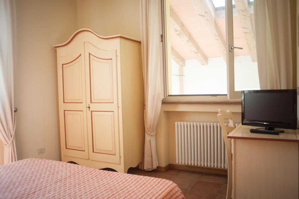 Agriturismo Il Mondo Guest House Парма Стая снимка