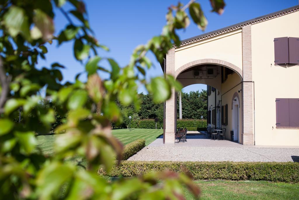 Agriturismo Il Mondo Guest House Парма Екстериор снимка