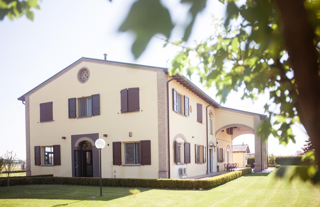 Agriturismo Il Mondo Guest House Парма Екстериор снимка