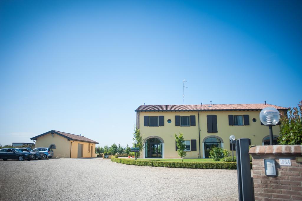 Agriturismo Il Mondo Guest House Парма Екстериор снимка