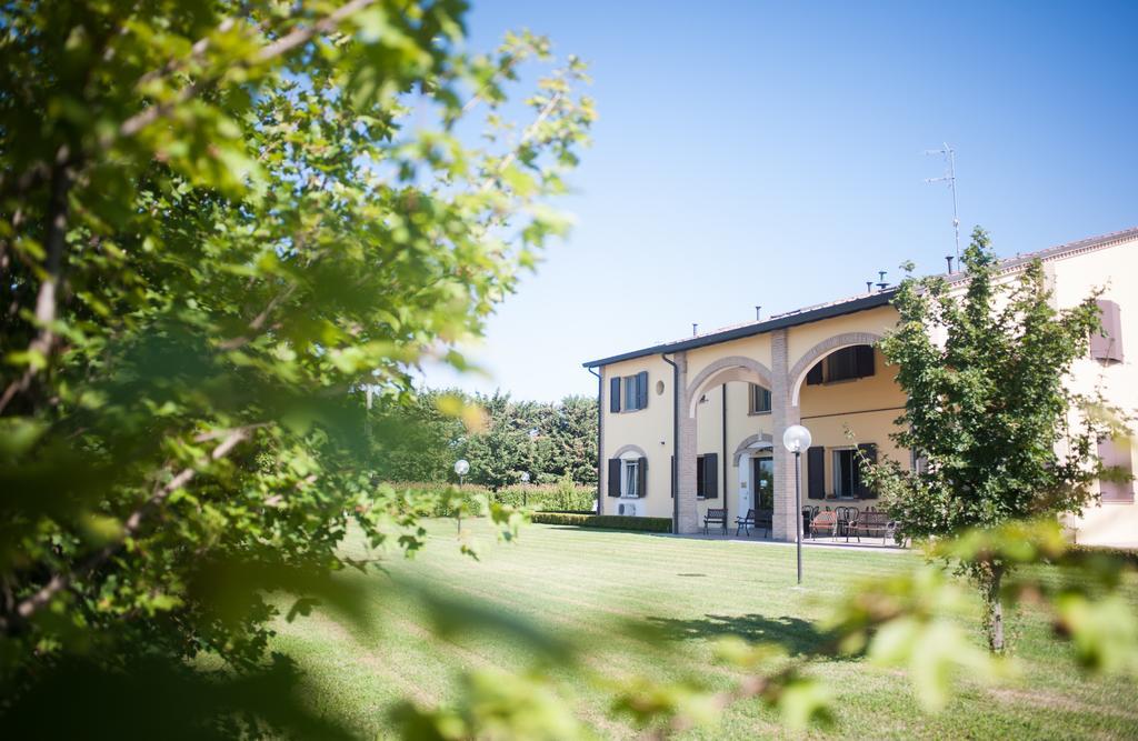 Agriturismo Il Mondo Guest House Парма Екстериор снимка