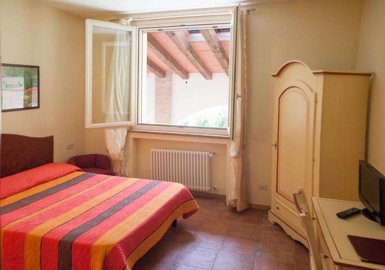 Agriturismo Il Mondo Guest House Парма Стая снимка
